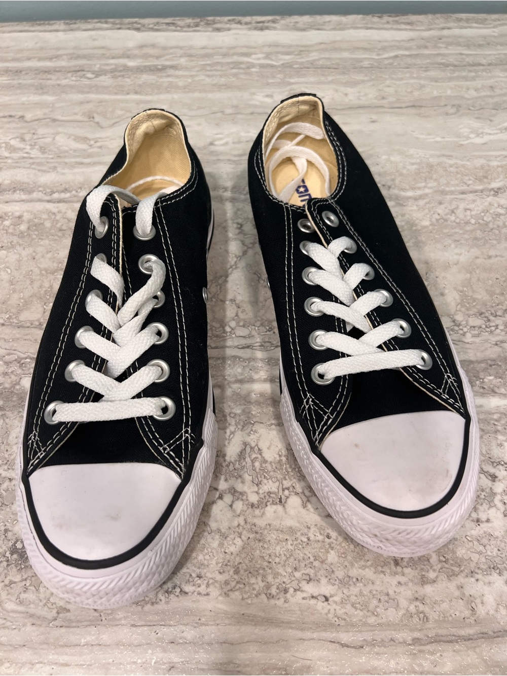 Converse - Picture 2 of 5